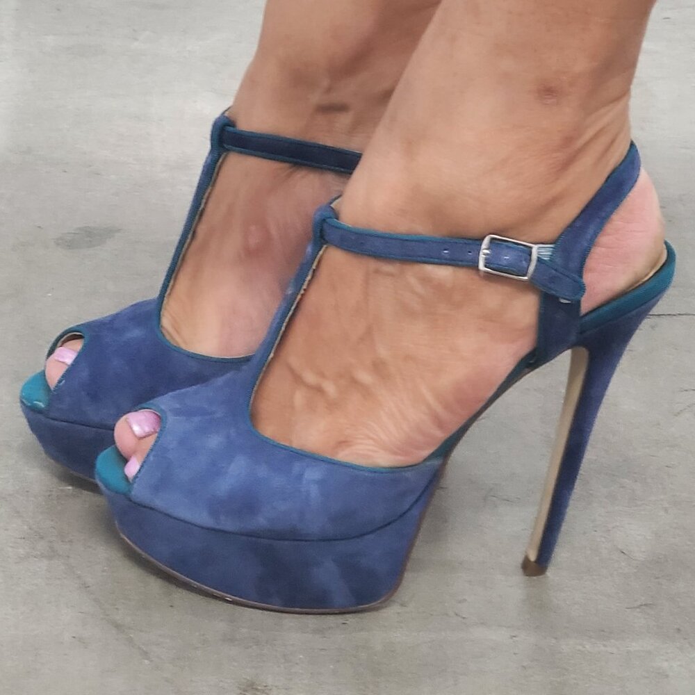 Aldo Blue Suede Platform Heel Size 10